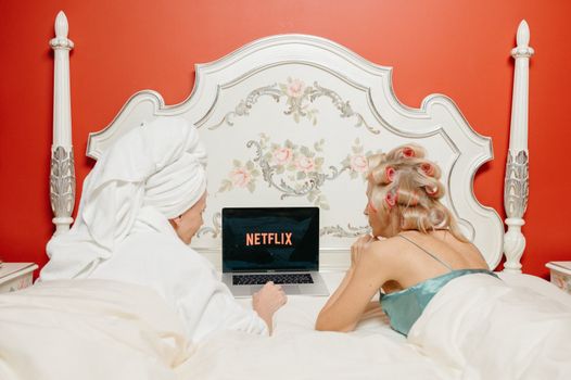 Geen plannen vanavond? Dit zijn de beste Netflix series 2026