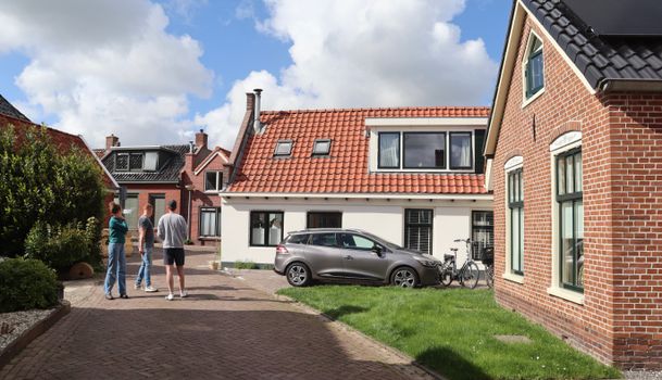 Andy van der Meijde tijdens een mediaoptreden, bij een artikel over zijn gezin en kinderen