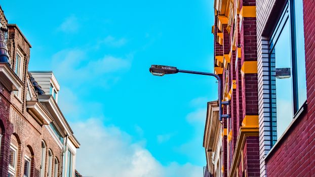 Stel in Groningen bekijkt online een ING hypotheek berekening met woonkosten en looptijd