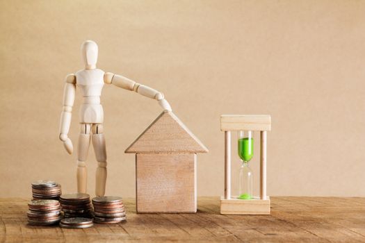 Jong stel bekijkt woningaanbod en hypotheekberekening voor een huis in Groningen in 2026