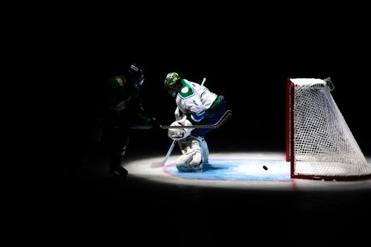 Supporters volgen ijshockey olympische winterspelen 2026 op scherm in Sportcentrum Kardinge in Groningen